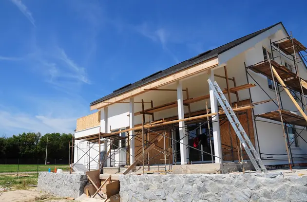 Photographie d'une maison en cours de construction